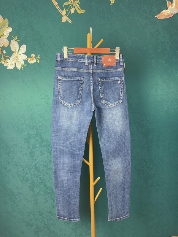 ブランドジーンズ側面デザイン